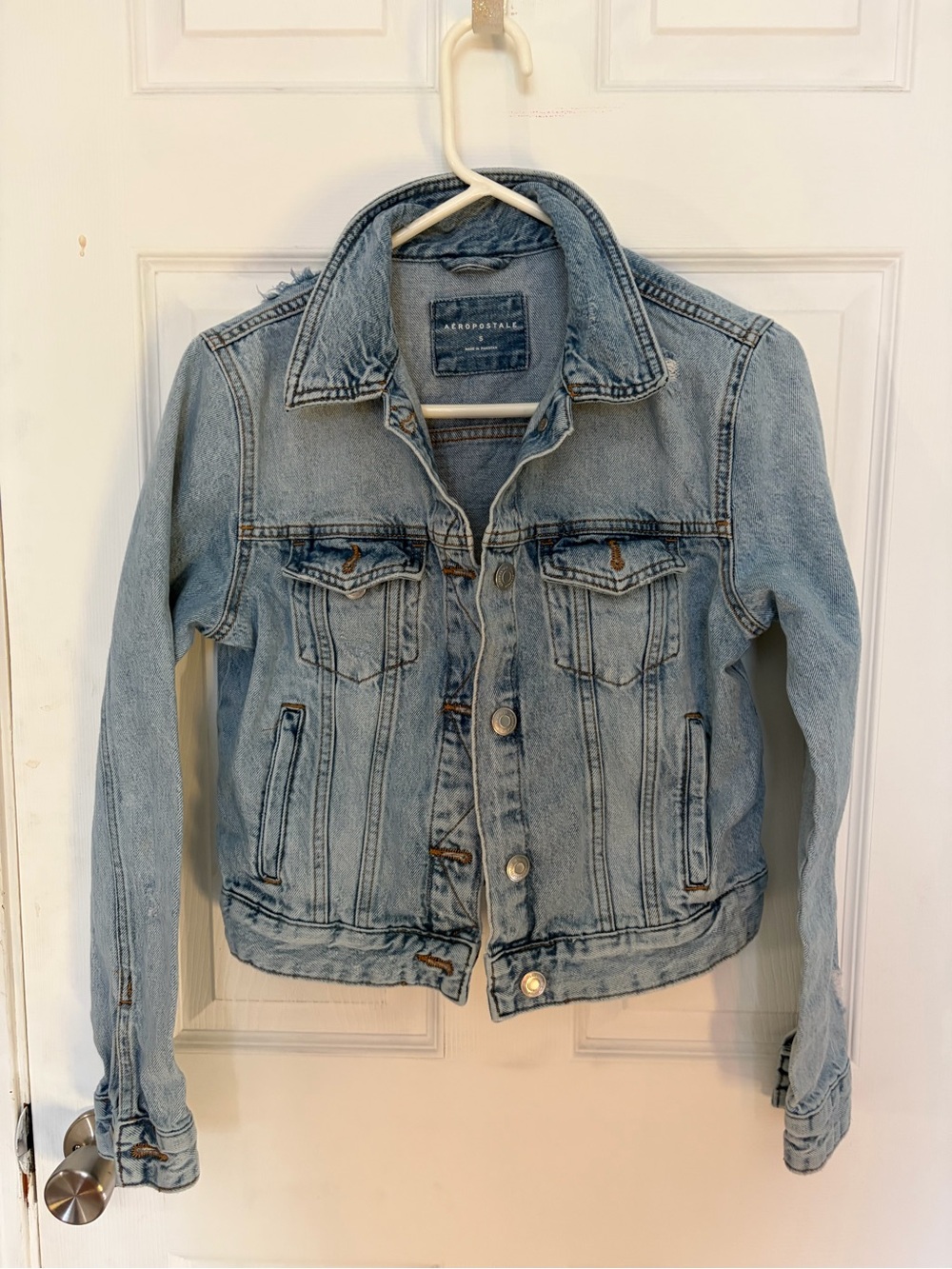 Aeropostale Women's Light Wash Denim Trucker Jacket